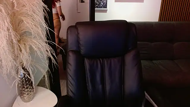 crimson tati  online show from 01/11/25, 09:36