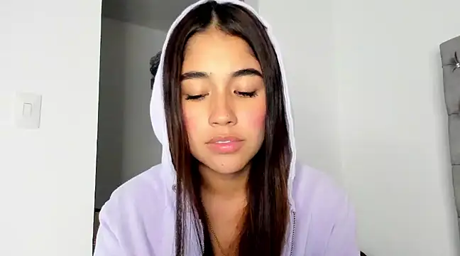 Snapshot of AriaMontgomery chatting on 12/12/24, 06:36 AriaMontgomery online show from 12/12/24, 06:36