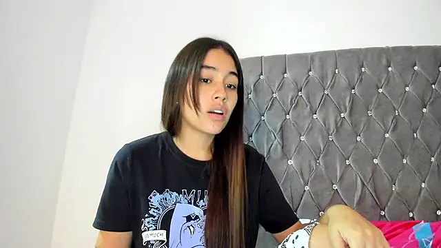 Snapshot of AriaMontgomery chatting on 01/25/25, 11:34 AriaMontgomery online show from 01/25/25, 11:34