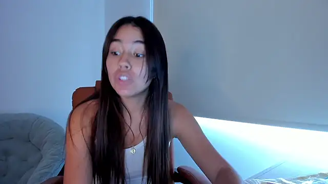 Snapshot of AriaMontgomery chatting on 02/02/25, 10:28 AriaMontgomery online show from 02/02/25, 10:28