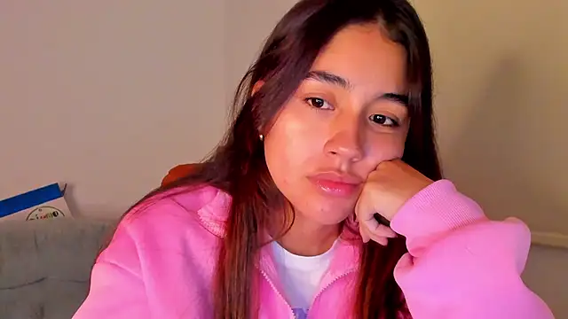 Snapshot of AriaMontgomery chatting on 02/04/25, 08:46 AriaMontgomery online show from 02/04/25, 08:46