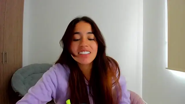 Snapshot of AriaMontgomery chatting on 03/05/25, 06:01 AriaMontgomery online show from 03/05/25, 06:01