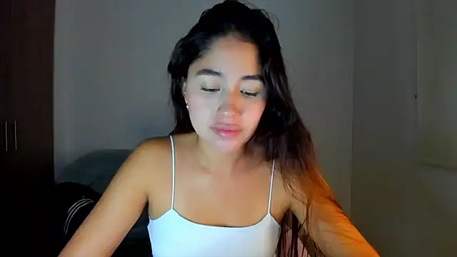 Snapshot of AriaMontgomery chatting on 03/05/25, 11:38 AriaMontgomery online show from 03/05/25, 11:38