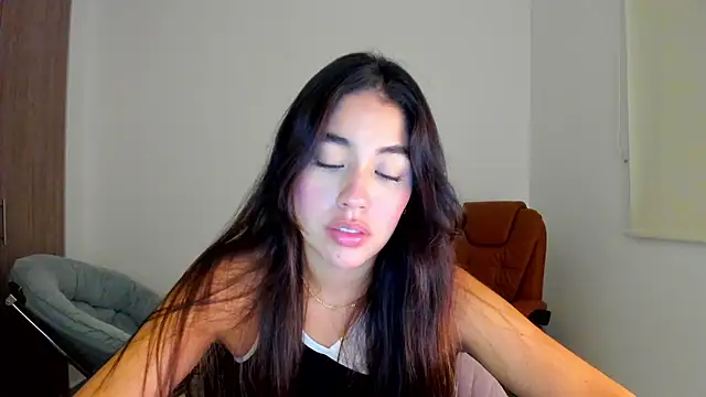 Snapshot of AriaMontgomery chatting on 03/06/25, 06:08 AriaMontgomery online show from 03/06/25, 06:08