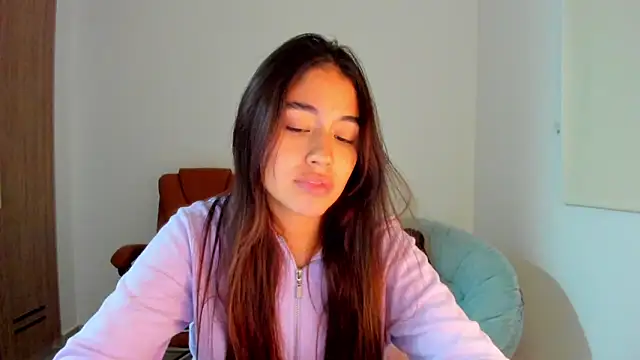 Snapshot of AriaMontgomery chatting on 03/11/25, 12:11 AriaMontgomery online show from 03/11/25, 12:11