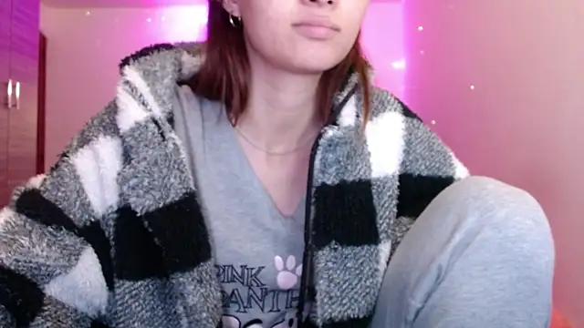 holy juli online show from 05/03/26, 02:39