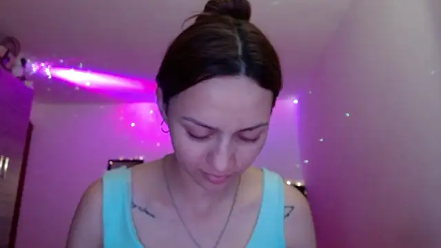 holy juli online show from 05/07/26, 03:56