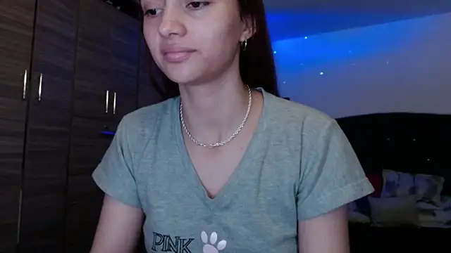 holy juli online show from 06/08/26, 03:29