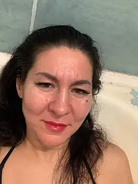 Snapshot of Tina_Moretti chatting on 03/16/25, 06:44 Tina Moretti online show from 03/16/25, 06:44