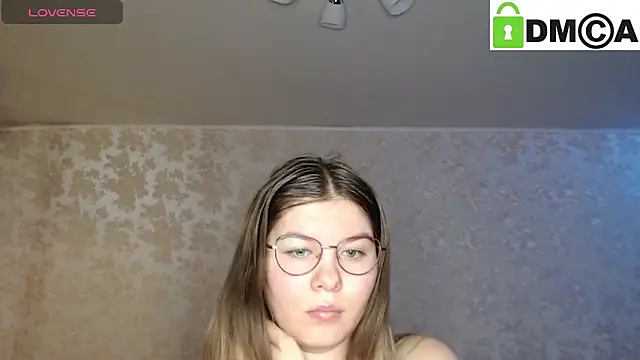 Snapshot of holy_michela chatting on 12/05/24, 02:31 holy michela online show from 12/05/24, 02:31