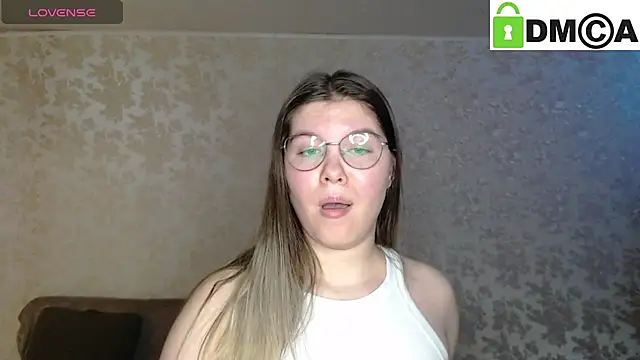Snapshot of holy_michela chatting on 12/17/24, 03:17 holy michela online show from 12/17/24, 03:17