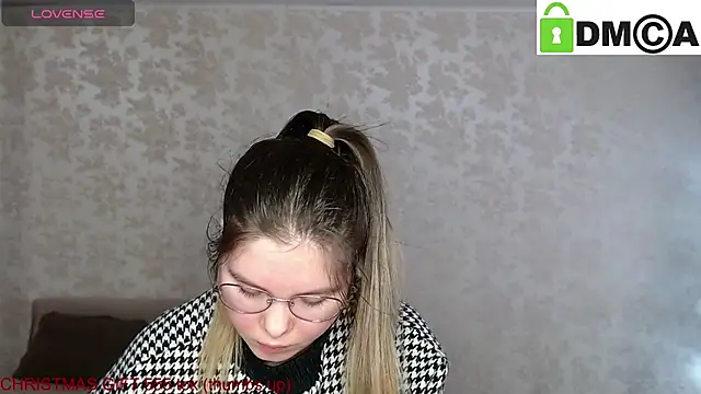 Snapshot of holy_michela chatting on 12/24/24, 09:50 holy michela online show from 12/24/24, 09:50