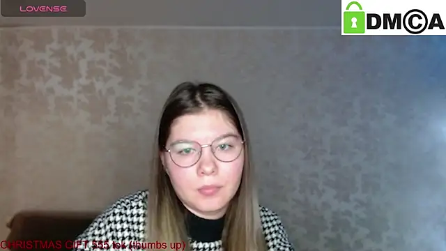 Snapshot of holy_michela chatting on 12/26/24, 02:44 holy michela online show from 12/26/24, 02:44