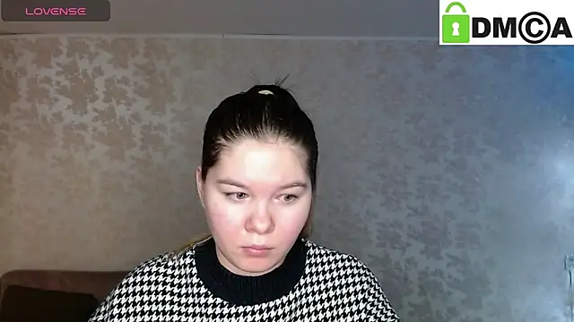 Snapshot of holy_michela chatting on 12/27/24, 02:58 holy michela online show from 12/27/24, 02:58