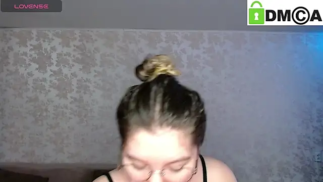 Snapshot of holy_michela chatting on 01/17/25, 06:04 holy michela online show from 01/17/25, 06:04