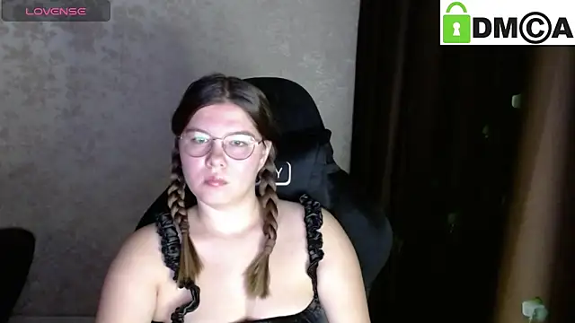 Snapshot of holy_michela chatting on 09/24/25, 02:15 holy michela online show from 09/24/25, 02:15