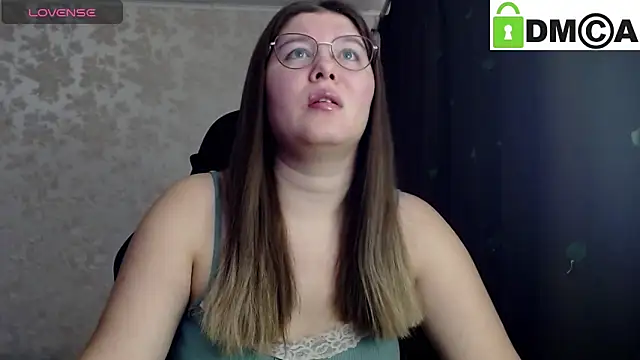 Snapshot of holy_michela chatting on 10/06/25, 04:10 holy michela online show from 10/06/25, 04:10