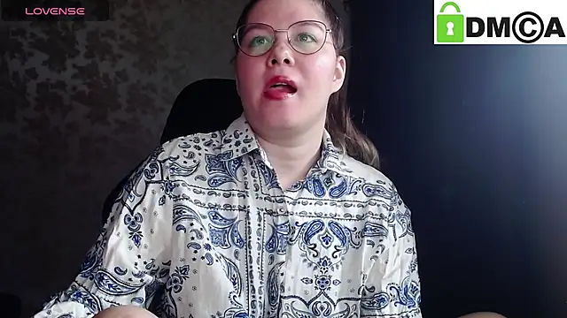 Snapshot of holy_michela chatting on 10/14/25, 06:36 holy michela online show from 10/14/25, 06:36