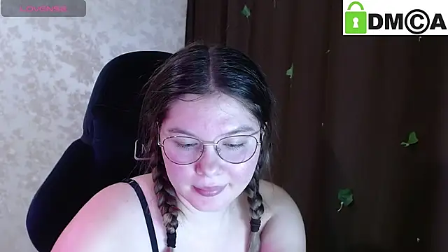 Snapshot of holy_michela chatting on 10/25/25, 01:07 holy michela online show from 10/25/25, 01:07