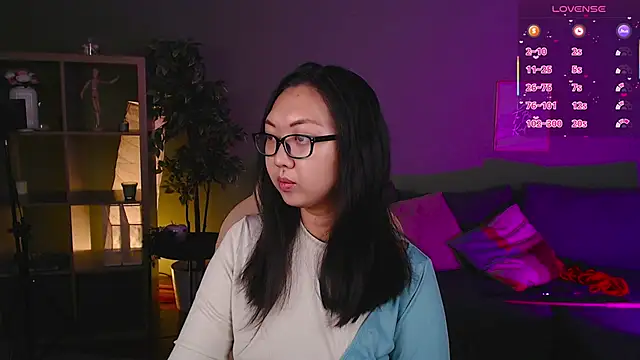 Snapshot of Marine_Vact chatting on 09/14/25, 05:23 Marine Vact online show from 09/14/25, 05:23