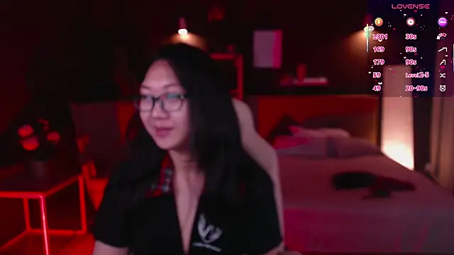 Snapshot of Marine_Vact chatting on 09/19/25, 02:07 Marine Vact online show from 09/19/25, 02:07