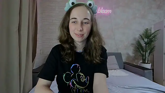Anika bloom online show from 02/11/25, 06:19