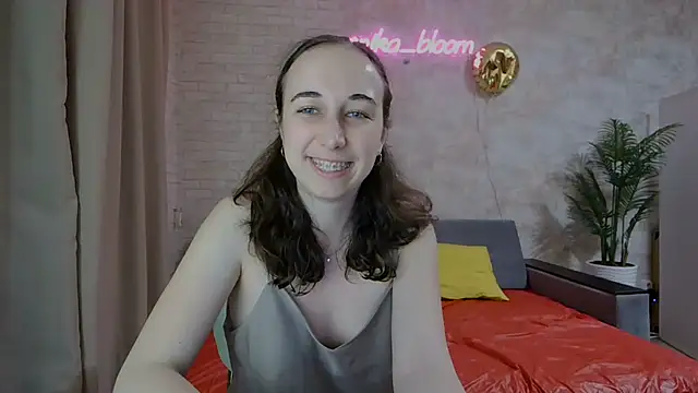 Anika bloom online show from 02/28/25, 12:10