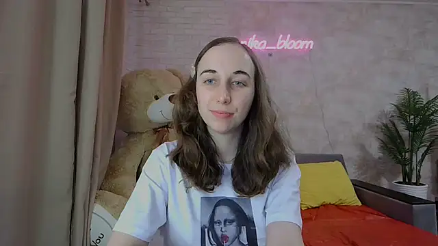 Anika bloom online show from 03/19/25, 05:41