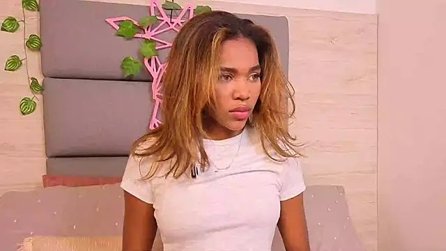 Lily Miiller online show from 10/16/25, 07:37