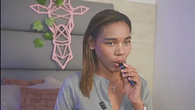 Lily Miiller online show from 11/21/25, 08:40