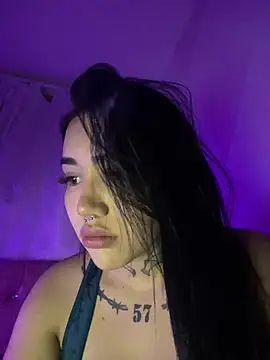 Snapshot of Nickiiiii chatting on 02/12/25, 06:51 Nickiiiii online show from 02/12/25, 06:51