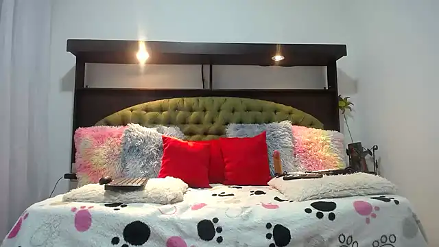 EMILY ROUSSE71 online show from 02/22/25, 11:13