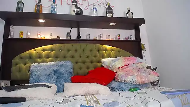 EMILY ROUSSE71 online show from 03/02/25, 12:32