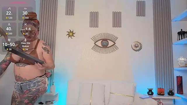 EMILY ROUSSE71 online show from 06/25/26, 10:47