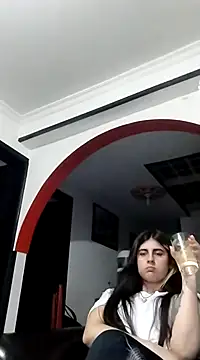 Snapshot of samanta_rosas1 chatting on 12/27/24, 10:48 samanta rosas1 online show from 12/27/24, 10:48