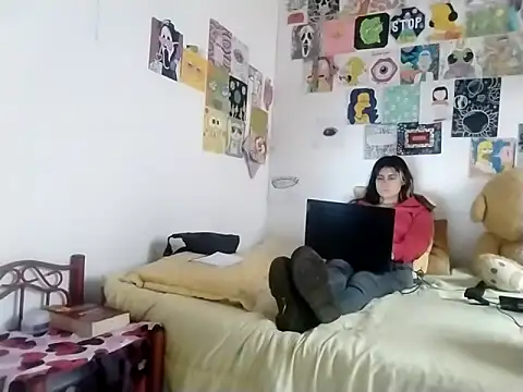 Snapshot of samanta_rosas1 chatting on 01/27/25, 10:38 samanta rosas1 online show from 01/27/25, 10:38