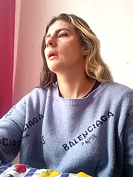 Snapshot of samanta_rosas1 chatting on 09/09/25, 01:32 samanta rosas1 online show from 09/09/25, 01:32