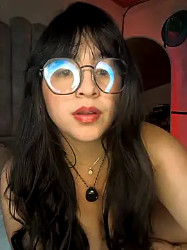 Snapshot of sunshine_maddy chatting on 03/28/26, 03:22 sunshine maddy online show from 03/28/26, 03:22