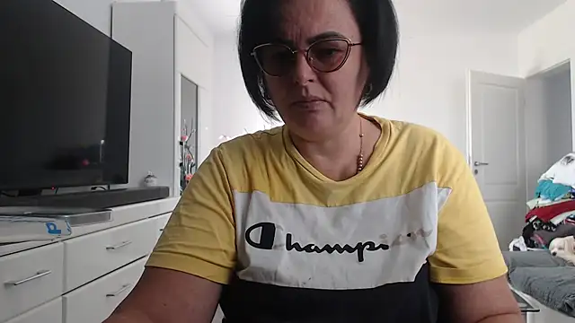 Amandamuller1982 online show from 09/19/25, 11:00