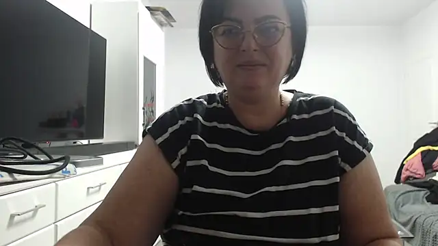 Amandamuller1982 online show from 10/17/25, 10:34