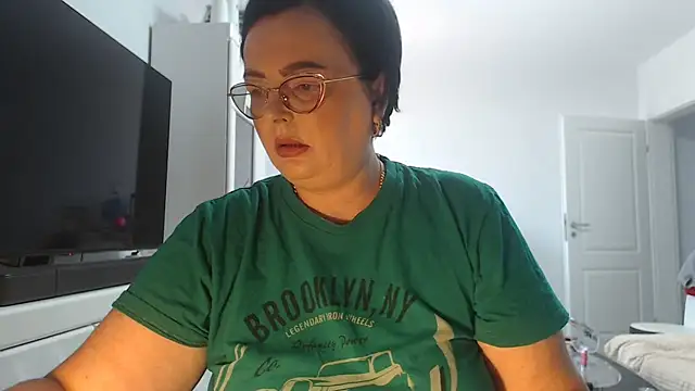 Amandamuller1982 online show from 06/24/26, 08:24
