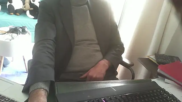 Snapshot of shyfrenchcock1 chatting on 02/10/25, 03:53 shyfrenchcock1 online show from 02/10/25, 03:53