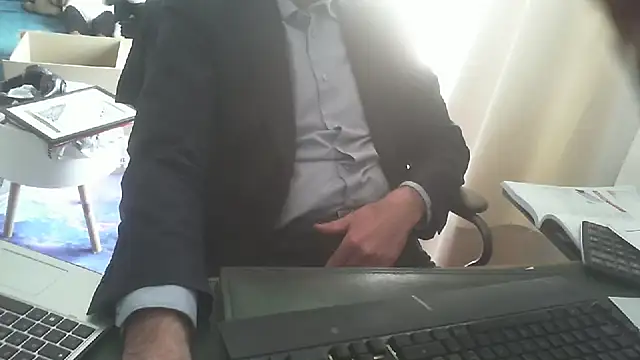 Snapshot of shyfrenchcock1 chatting on 03/06/25, 01:14 shyfrenchcock1 online show from 03/06/25, 01:14