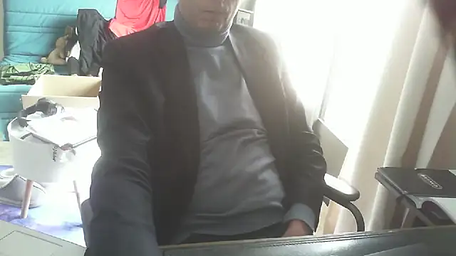 Snapshot of shyfrenchcock1 chatting on 03/10/25, 01:10 shyfrenchcock1 online show from 03/10/25, 01:10