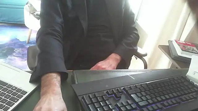 Snapshot of shyfrenchcock1 chatting on 03/21/25, 09:34 shyfrenchcock1 online show from 03/21/25, 09:34