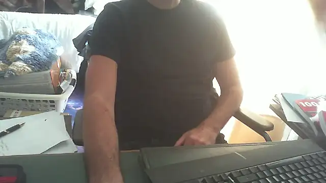 Snapshot of shyfrenchcock1 chatting on 09/19/25, 10:05 shyfrenchcock1 online show from 09/19/25, 10:05