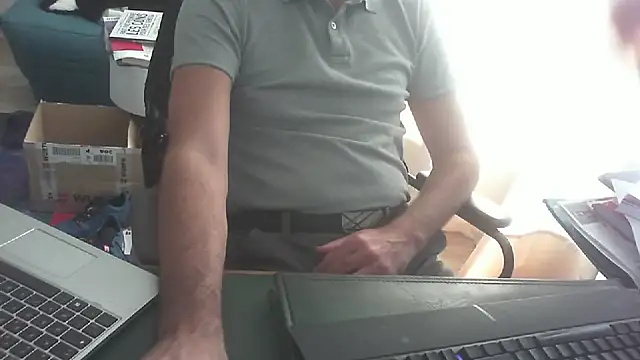 Snapshot of shyfrenchcock1 chatting on 10/06/25, 08:12 shyfrenchcock1 online show from 10/06/25, 08:12