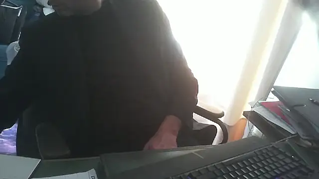 Snapshot of shyfrenchcock1 chatting on 03/27/26, 10:26 shyfrenchcock1 online show from 03/27/26, 10:26