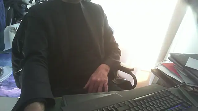 Snapshot of shyfrenchcock1 chatting on 03/30/26, 08:37 shyfrenchcock1 online show from 03/30/26, 08:37
