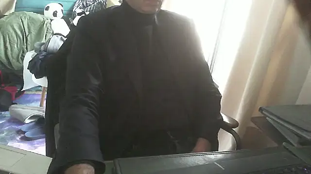 Snapshot of shyfrenchcock1 chatting on 04/13/26, 07:58 shyfrenchcock1 online show from 04/13/26, 07:58